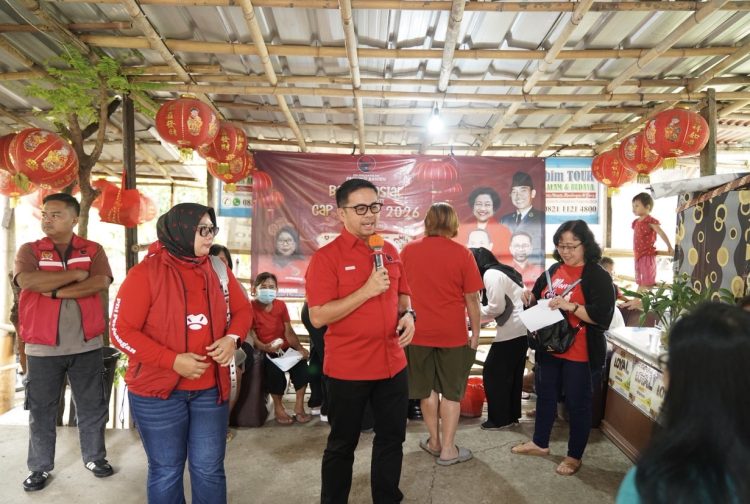 Anggota Komisi XIII DPR RI Fraksi PDI Perjuangan, Marinus Gea, melakukan kunjungan kerja ke kegiatan layanan pengobatan gratis di Kota Tangerang (Dok Suaranusantara)