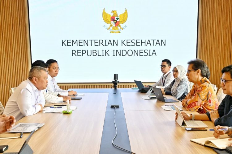 Menteri Perhubungan, Dudy Purwagandhi, dalam rapat koordinasi kesiapan Angkutan Lebaran 2026 bersama Menteri Kesehatan, Budi Gunadi Sadikin, di Jakarta, Rabu (4/3). (Dok Kemenhub)