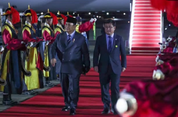 Presiden RI Prabowo Subianto saat tiba di Korea Selatan lanjutkan perjalanan diplomasi usai dari Jepang (Instagram @presidenrepublikindonesia)