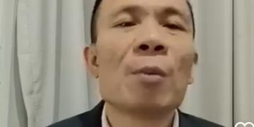 Rismon Sianipar saat menyatakan bahwa dokumen ijazah Presiden ke 7 RI Joko Widodo atau Jokowi, asli (Instagram @officialnusantaratv)