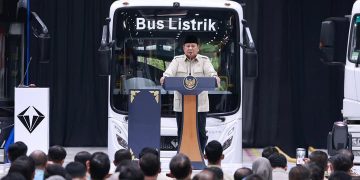Presiden RI Prabowo Subianto saat pidato peresmian pabrik perakitan kendaraan listrik VKTR, Magelang, Jawa Tengah (Instagram @sekretariat.kabinet)