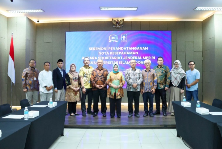 Pelaksana Tugas (Plt) Sekretaris Jenderal MPR RI Siti Fauziah, S.E., M.M menghadiri penandatanganan nota kesepahaman antara Sekretariat Jenderal MPR RI dan Universitas Islam Indonesia (UII) dok suaranusantara.com