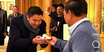 Momen perayaan ulang tahun Seskab Teddy Indra Wijaya (Instagram @agung_surahman)