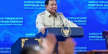 Rapat Evaluasi Program, Prabowo Minta Percepatan Pengembangan PLTS 100 Giga Watt