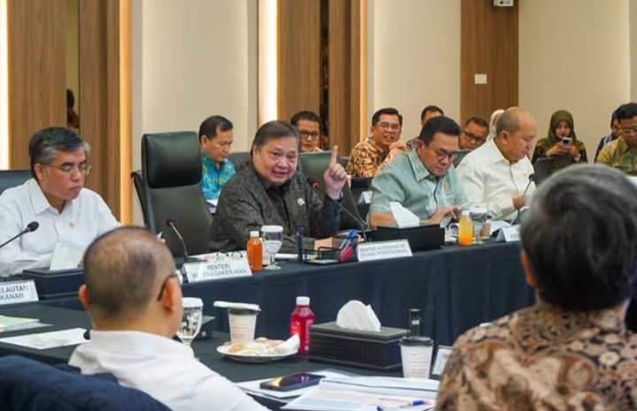 Menko Perekonomian Airlangga Hartarto gelar rapat perdana satgas bentukan Presiden RI Prabowo pada Selasa 28 April 2026 (Instagram @airlanggahartarto_official)