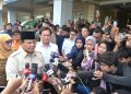 Presiden RI Prabowo Subianto saat menjenguk para korban kecelakaan kereta api di RSUD Bekasi, Jawa Barat, Selasa 28 April 2026 (Instagram @sekretariat.kabinet)