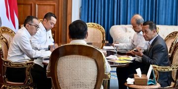 Menteri ESDM Bahlil Lahadalia lapor ke Presiden RI Prabowo soal stok BBM nasional (Instagram @bahlillahadalia)