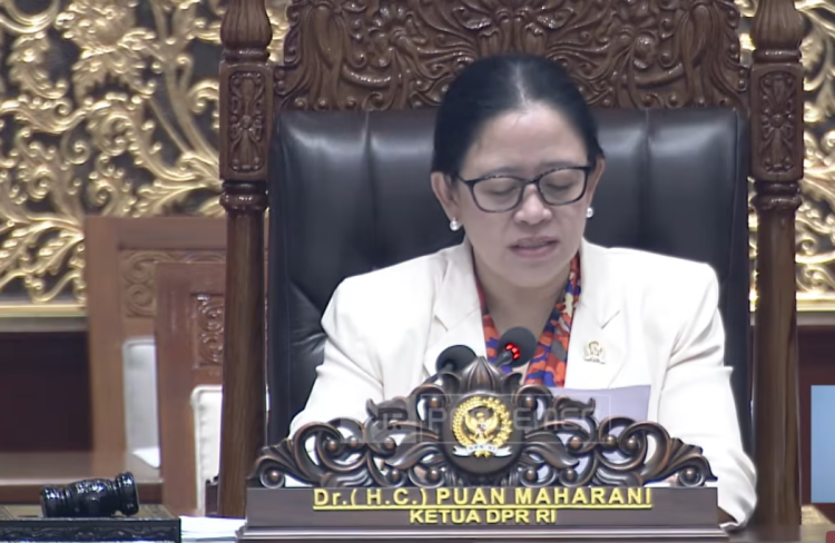 Puan Maharani saat setujui RUU PPRT Jadi UU
