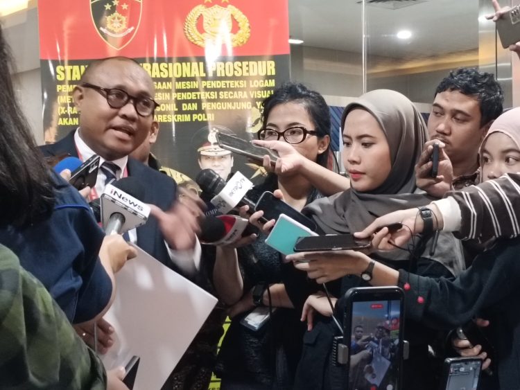 Kuasa hukum JK, Abdul Haji Talaohu, mendatangi Gedung Bareskrim Polri, Jakarta, Senin 6 April 2026 (suaranusantara.com)