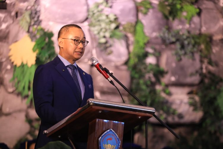 Wakil Ketua MPR RI Eddy Soeparno saat hadiri wisuda Universitas Pattimura