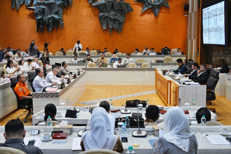 Kemenhub rapat dengan komisi V DPR RI (Foto Kemenhub)