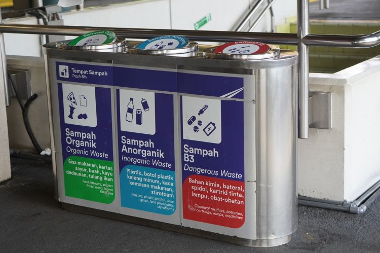 Tempat sampah di stasiun kereta api (Dok PT KAI)