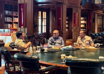 Presiden RI Prabowo Subianto gelar pertemuan dengan Kepala PPATK dan Mensesneg di Hambalang, Minggu 3 Mei 2026 (Instagram @sekretariat.kabinet)