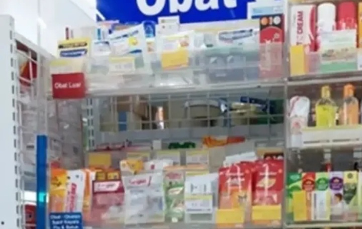 Ilustrasi obat-obatan yang dijual di toko retail modern (Instagram @nawacitadotco)