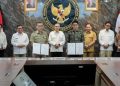 Gubernur DKI Jakarta Pramono Anung saat teken kerja sama dengan Danantara (Instagram @pramonoanungw)