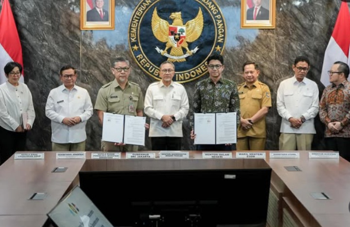 Gubernur DKI Jakarta Pramono Anung saat teken kerja sama dengan Danantara (Instagram @pramonoanungw)