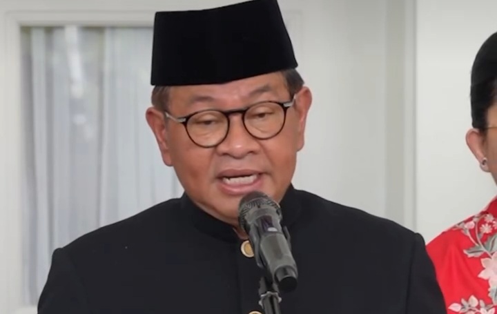 Gubernur DKI Jakarta Pramono Anung teken Ingub pemilahan sampah (Instagram @pramonoanungw)