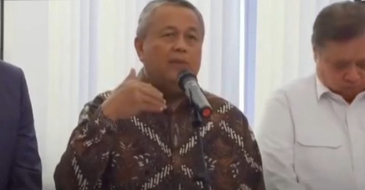 Gubernur BI Perry Warjiyo lapor ke Presiden RI Prabowo Subianto soal perkembangan Rupiah (Instagram @sctv)