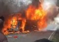 Bus ALS dan truk tangki BBM terlibat kecelakaan hingga menimbulkan kebakaran akibat tabrakan yang terjadi Rabu 6 Mei 2026 (YouTube @ArahAnginTVRI)