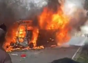 Bus ALS dan truk tangki BBM terlibat kecelakaan hingga menimbulkan kebakaran akibat tabrakan yang terjadi Rabu 6 Mei 2026 (YouTube @ArahAnginTVRI)