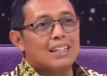 Hasan Nasbi selaku Penasihat Khusus Presiden Bidang Komunikasi (Instagram @dekade08)
