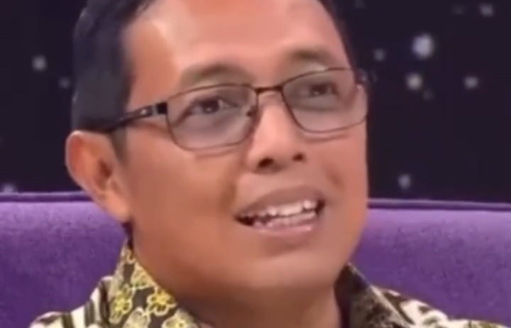 Hasan Nasbi selaku Penasihat Khusus Presiden Bidang Komunikasi (Instagram @dekade08)