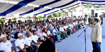 Presiden RI Prabowo Subianto saat kunjungan ke Kampung Nelayan Merah Putih (KNMP) di Leato Selatan, Gorontalo pada Minggu 10 Mei 2026 (Instagram @sekretariat.kabinet)