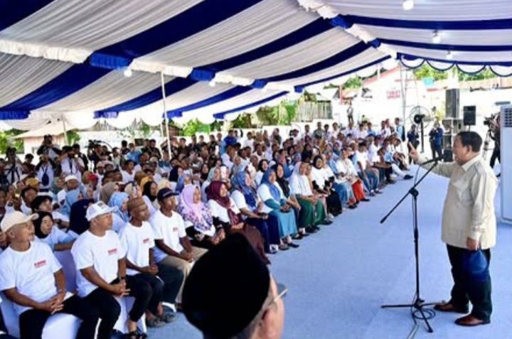 Presiden RI Prabowo Subianto saat kunjungan ke Kampung Nelayan Merah Putih (KNMP) di Leato Selatan, Gorontalo pada Minggu 10 Mei 2026 (Instagram @sekretariat.kabinet)