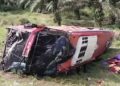 Kecelakaan bus PO Halmahera di jalur tol JMKT Sergai, Senin 11 Mei 2026 (YouTube @mistar tv)