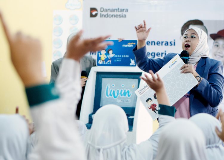 Dari Tabungan Pertama, Bank Mandiri Bangun Masa Depan Bangsa