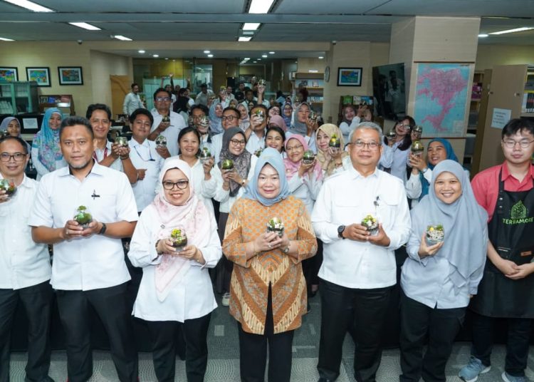 Perpustakaan MPR RI Dorong Kreativitas Pegawai Lewat Seni Terrarium