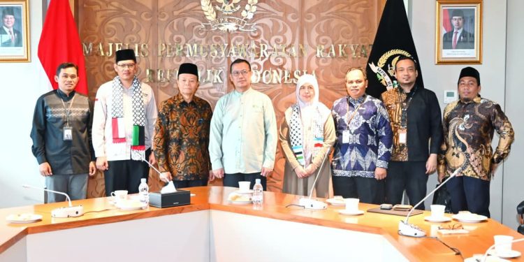 HNW Apresiasi KemLu RI dan Dorong Dunia Internasional Jatuhkan Sanksi kepada Israel Usai WNI Dibebaskan