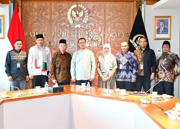 HNW Apresiasi KemLu RI dan Dorong Dunia Internasional Jatuhkan Sanksi kepada Israel Usai WNI Dibebaskan