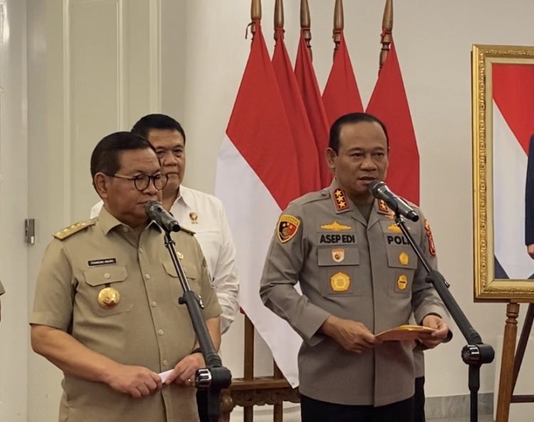 Gubernur DKI Jakarta, Pramono Anung, dan Kapolda Metro Jaya, Asep Edi Suheri, di Balai Kota DKI Jakarta, Senin (18/5/2026). (Dok Suaranusantara)