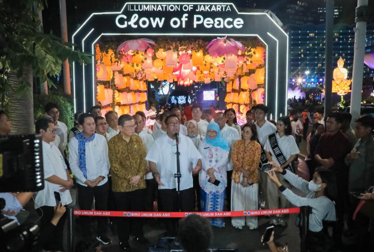 Wakil Gubernur DKI Jakarta, Rano Karno dalam acara Illumination of Jakarta: Glow of Peace di kawasan Bundaran HI, Jakarta Pusat (Dok Pemprov DKI)