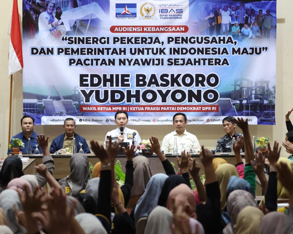 Ibas saat terima audiens dari buruh
