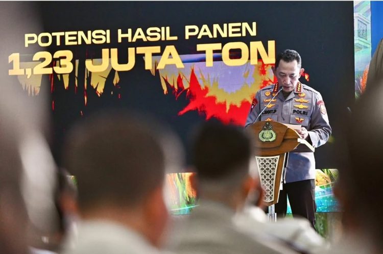 Kapolri Listyo Sigit Prabowo groundbreaking 10 Gudang Ketahanan Pangan Polri serta peluncuran operasional 166 SPPG Polri Tahun 2026 di Kabupaten Tuban, Jawa Timur, Sabtu (16/5/2026). (Dok IG Sekretariat Kabinet)