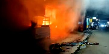 Kebakaran toko aksesoris mobil di Tangerang