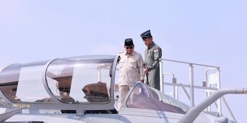 Prabowo Subianto serahkan alutista ke TNI