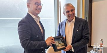 Eddy Soeparno bertemu dengan Kepala Kebijakan Internasional dan Tata Kelola Temasek Ashok Mirpuri.