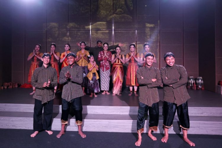 Galeri Indonesia Kaya hadirkan Tari Obah Gerabah dari Sanggar Seni Lemah Urip di Grand Mal Indonesia, Jakarta (suaranusantara.com)