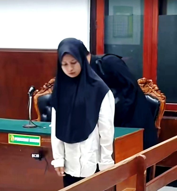 Terapis surabaya yang diduga kuras uang milik pelanggan