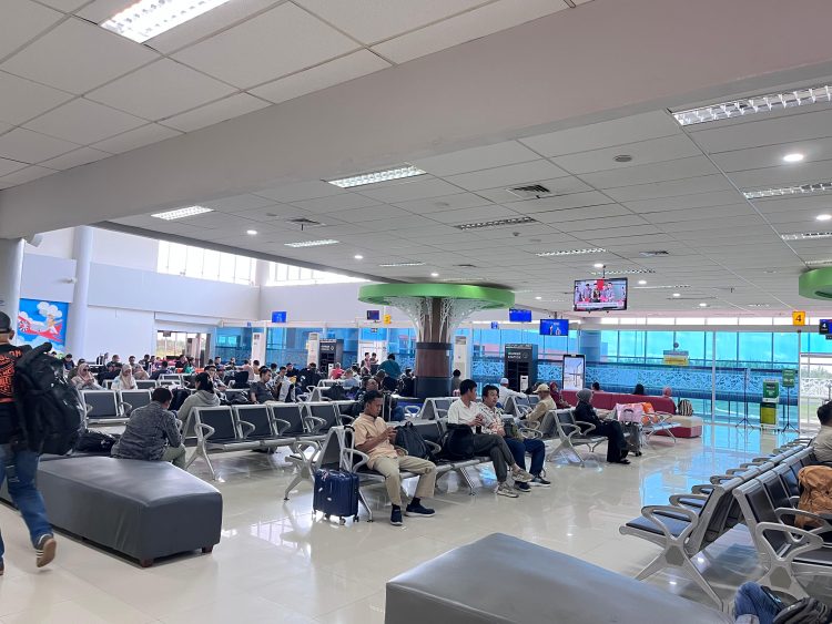 Masyarakat bepergian menggunakan pesawat (Dok Kemenhub)