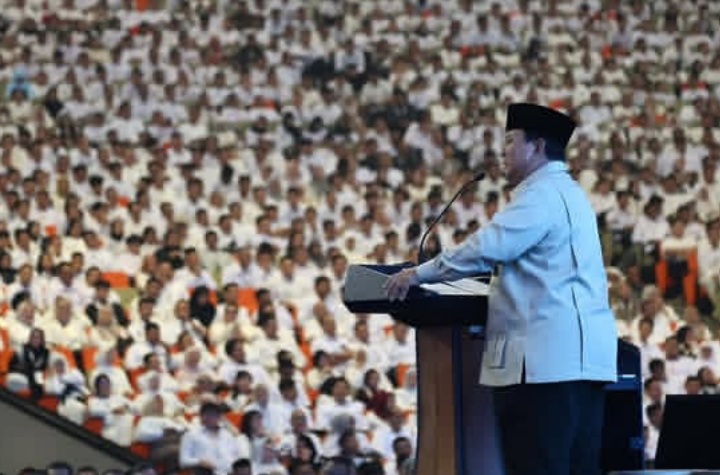Puji SPPG Polri, Prabowo: Dapur MBG Terbaik, Nasinya Uenak Pulen