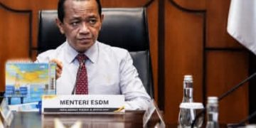 Menteri ESDM Bahlil Lahadalia angkat bicara soal mati listrik akibat mesin trouble (Instagram @melangkahdaritimur.id)