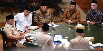 Ketua Timwas Haji DPR Cucun Ahmad Syamsurijal rapat di Hambalang bersama Presiden RI Prabowo Subianto (Instagram @sekretariat.kabinet)