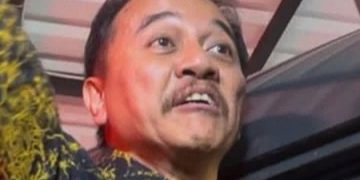 Mengenakan Baju Tahanan Oranye, Roy Suryo dan dr Tifa Tiba di Kejari Jaksel, Berkas Perkara Dilimpahkan