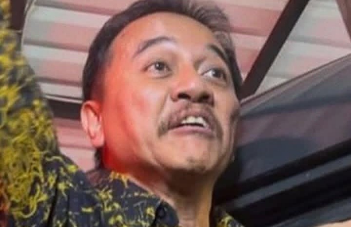 Roy Suryo dan dr Tifa digiring ke Kejari Jaksel ataa kasus tudingan ijazah palsu Presiden ke 7 RI Joko Widodo atau Jokowi (Instagram @koranbaliexpress)