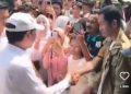 Warga rela antre demi ucapkan selamat langsung ke Presiden ke 7 RI Joko Widodo atau Jokowi yang tengah berulang tahun ke 65 (Instagram @koransolopos)
