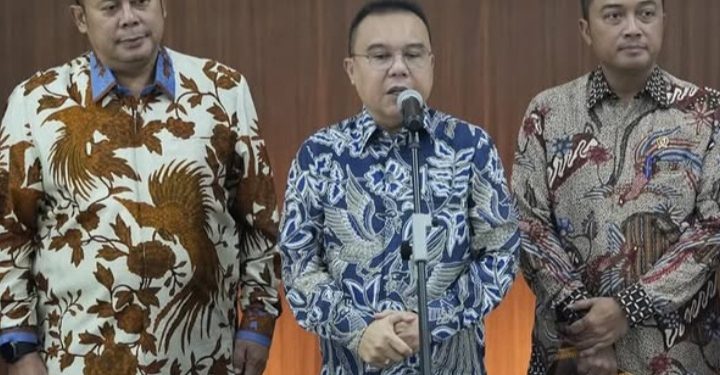 Wakil Ketua DPR RI Sufmi Dasco Ahmad saat memberikan keterangan pers terkait soal kabar PHK (Instagram @sufmi_dasco)